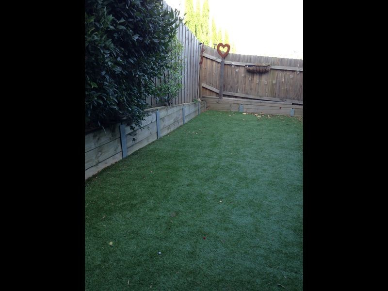 2/4 Karrakatta Grove, Highton VIC 3216