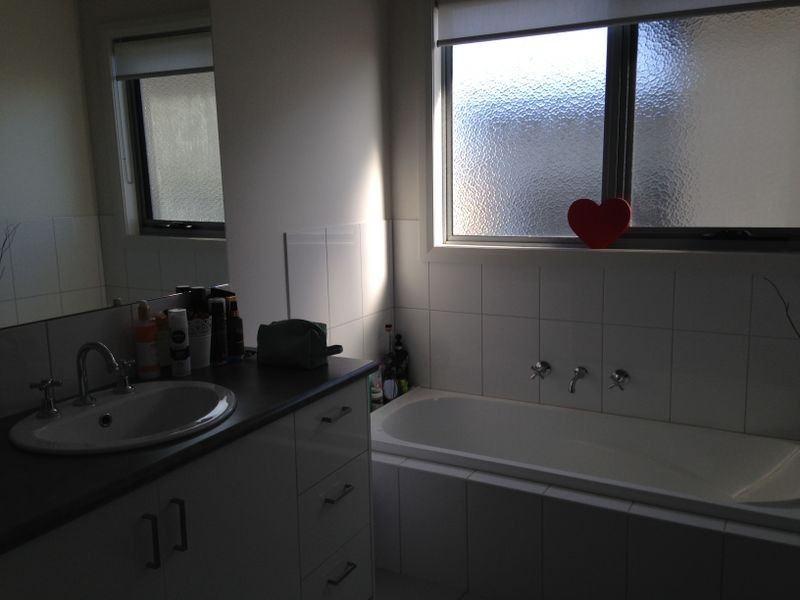 2/4 Karrakatta Grove, Highton VIC 3216