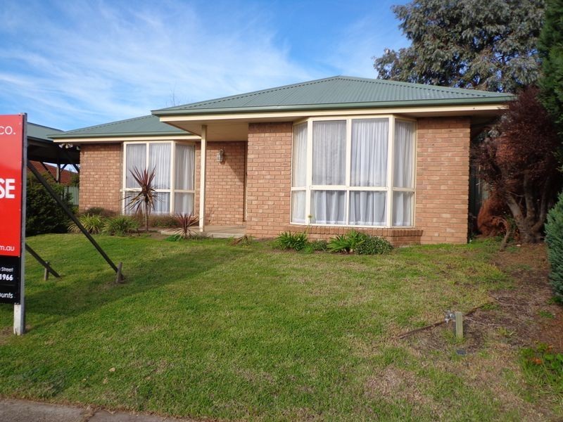 27 Meadowvale Drive, Grovedale VIC 3216