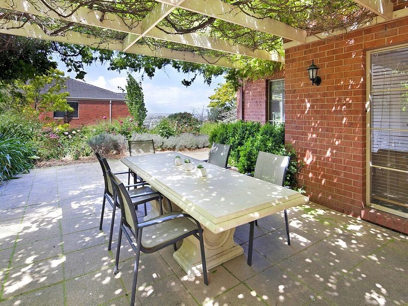 12 Thoroughbred Drive, Highton VIC 3216