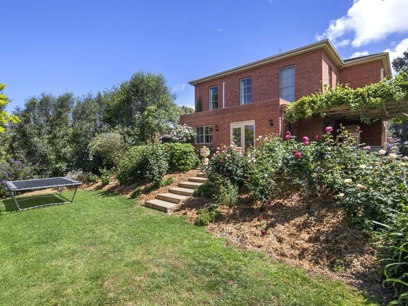 12 Thoroughbred Drive, Highton VIC 3216