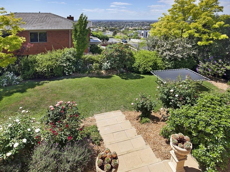 12 Thoroughbred Drive, Highton VIC 3216