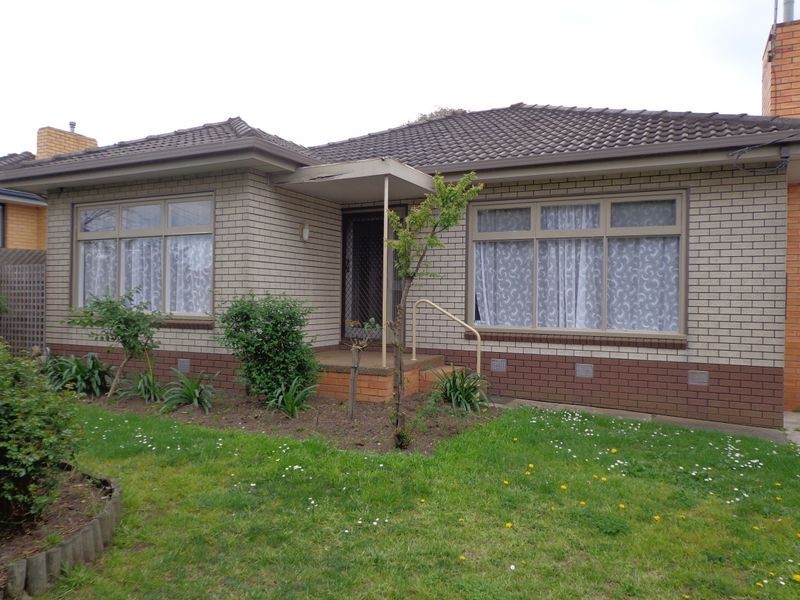 8 Nagle Drive, Belmont VIC 3216