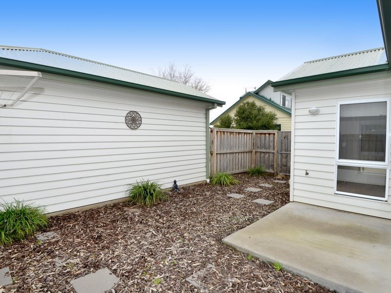 2/76 Marshalltown Road, Marshall VIC 3216