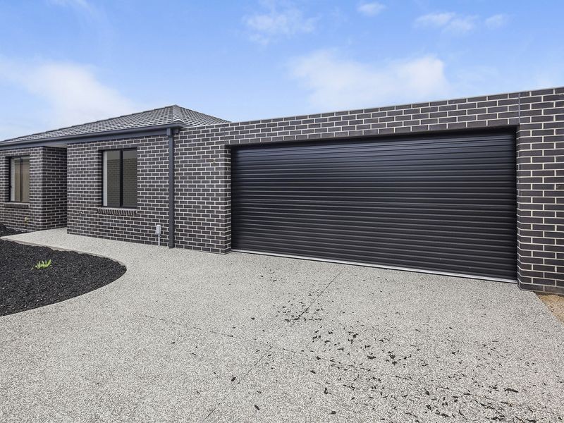 1/8 Ardeche Lane, Marshall VIC 3216