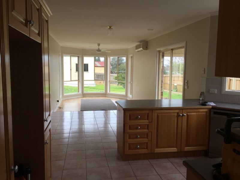 8 Kambalda Court, Leopold VIC 3224