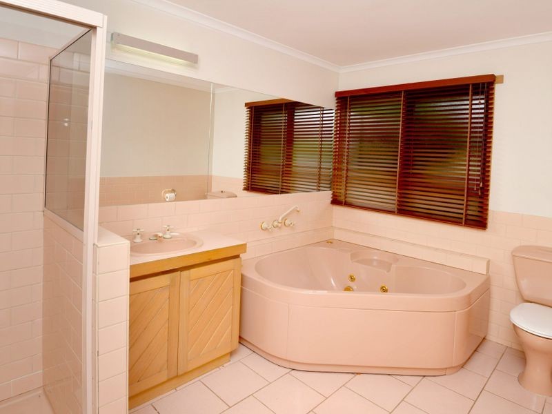 4 Rowan Court, Belmont VIC 3216