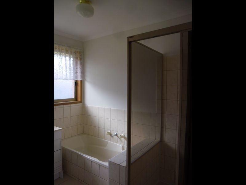 1/20 Mulquiney Crescent, Highton VIC 3216