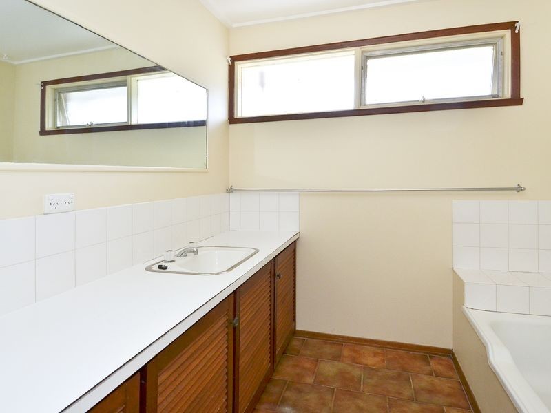 15 Portsmouth Crescent, Grovedale VIC 3216