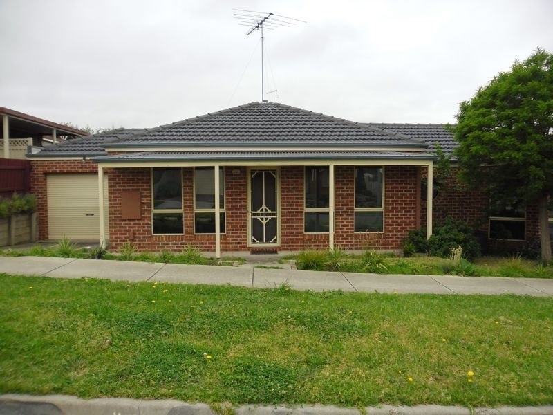 24 Molesworth Drive, Highton VIC 3216