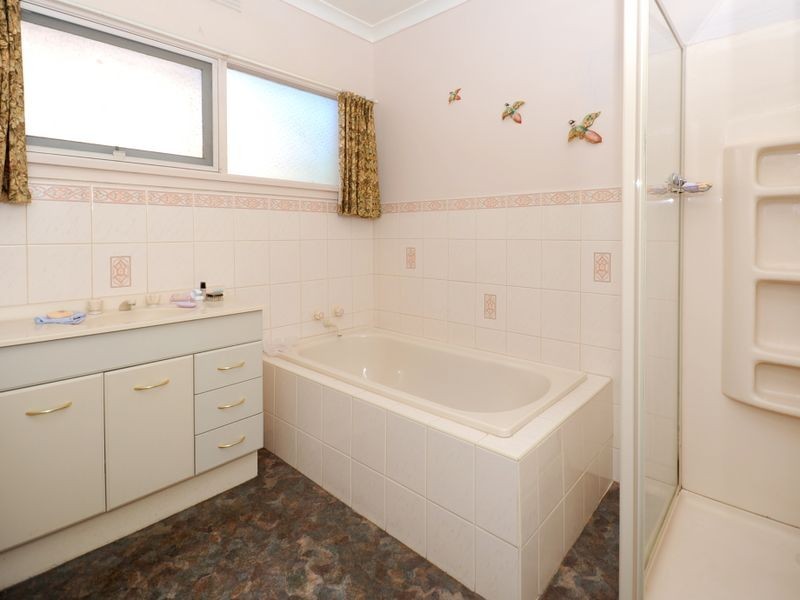 8 Kensington Road, Leopold VIC 3224