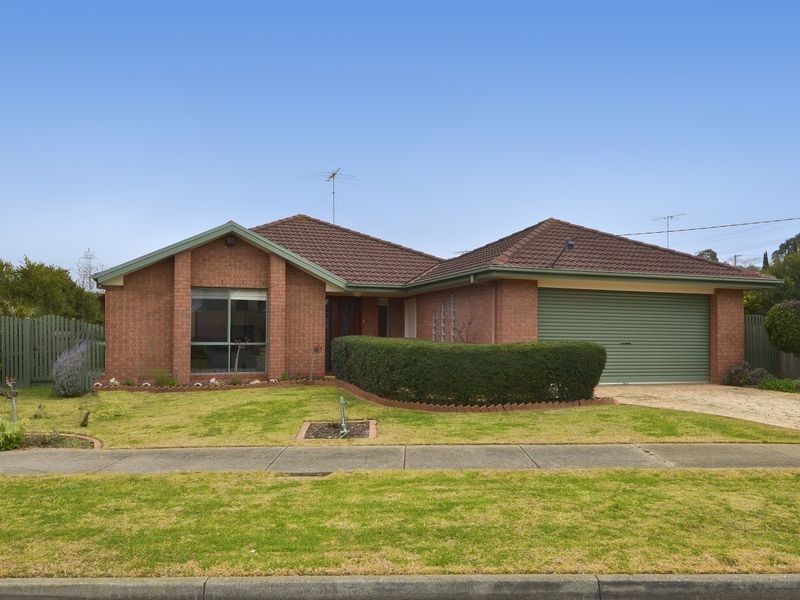 18 Waurn Park Court, Belmont VIC 3216