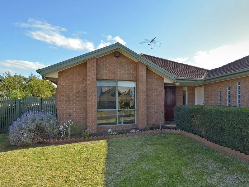18 Waurn Park Court, Belmont VIC 3216