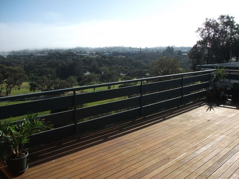 4/6 East View Parade, Belmont VIC 3216