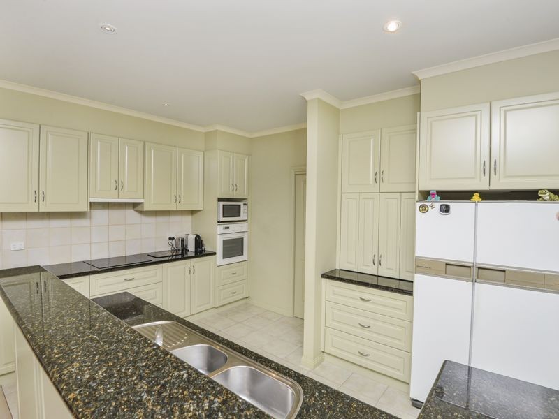 44 Villamanta Street, Geelong West VIC 3218