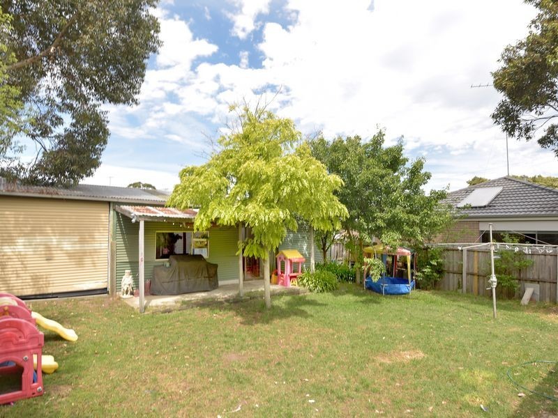 24 Torquay Road, Belmont VIC 3216
