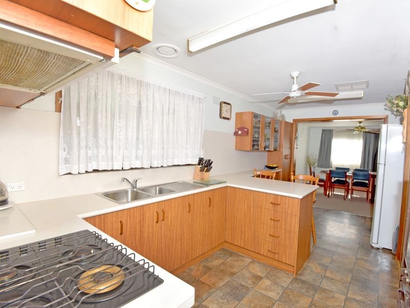 15 Poplar Court, Belmont VIC 3216