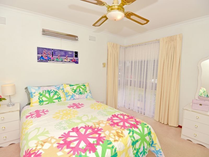 15 Poplar Court, Belmont VIC 3216