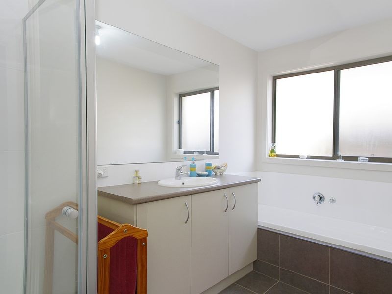 19 Province Boulevard, Highton VIC 3216