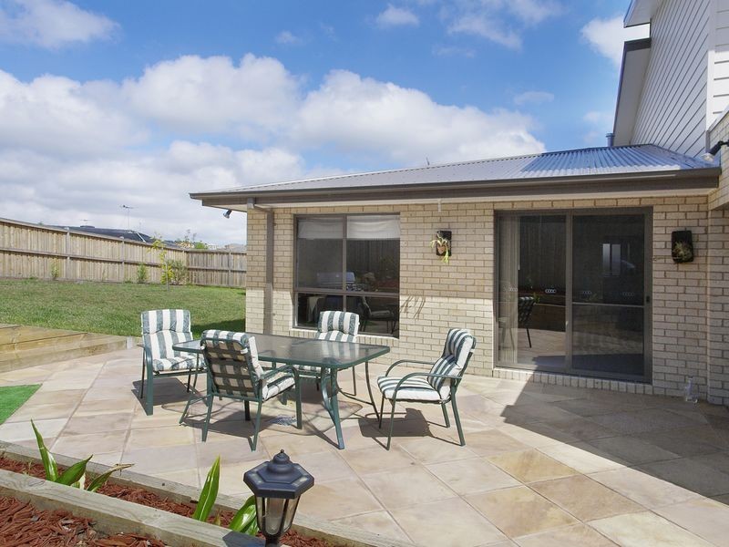 19 Province Boulevard, Highton VIC 3216