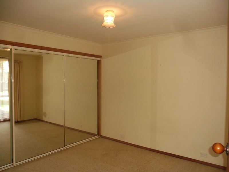 2/4 Broughton Drive, Highton VIC 3216