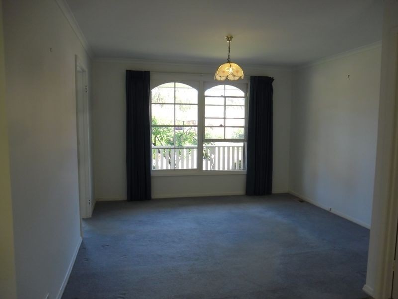 12 Vanessa Avenue, Highton VIC 3216