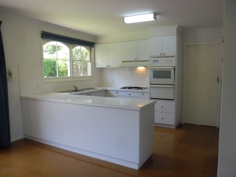 12 Vanessa Avenue, Highton VIC 3216