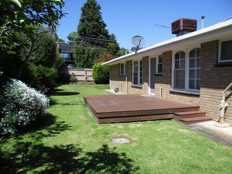 12 Vanessa Avenue, Highton VIC 3216