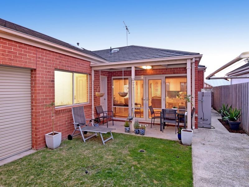 1 Elmsford Court, Highton VIC 3216