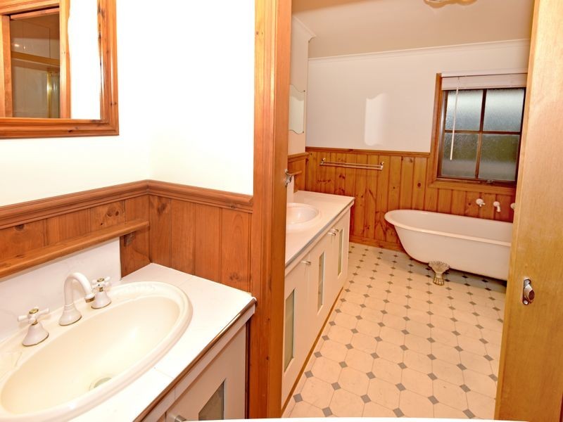 9 Willesden Drive, Waurn Ponds VIC 3216