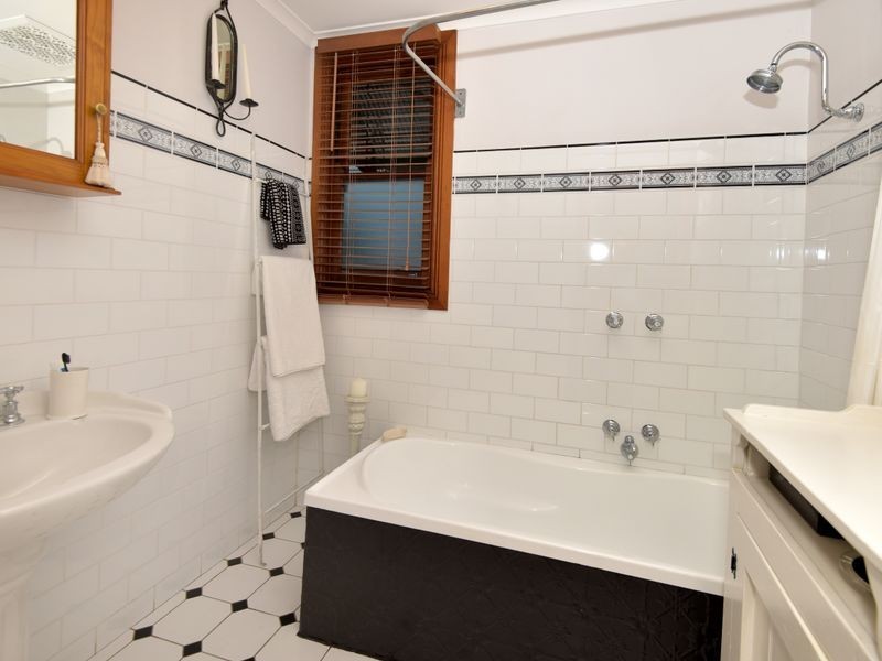 31a Mervyn Street, Newtown VIC 3220