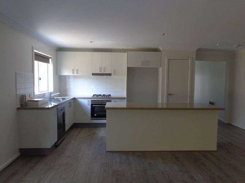 5 Rainford Place, Mount Duneed VIC 3216