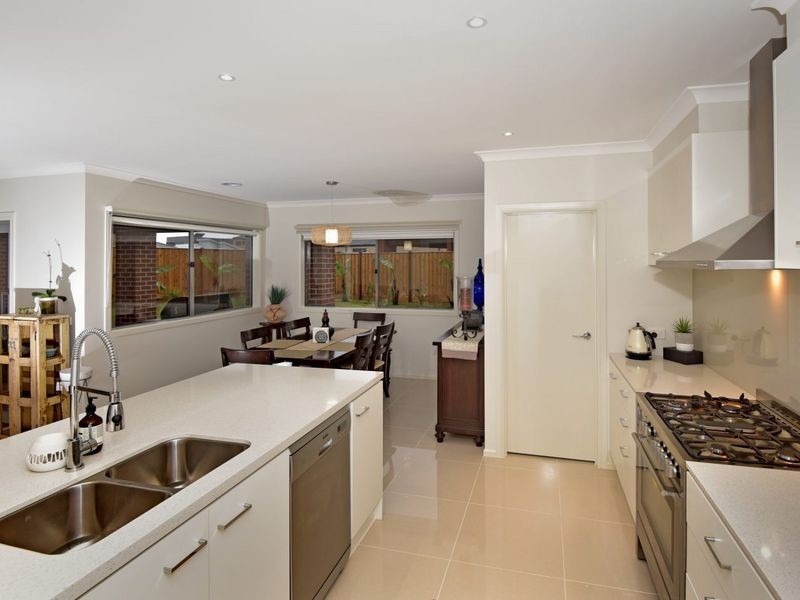 102 Sovereign Drive, Mount Duneed VIC 3216