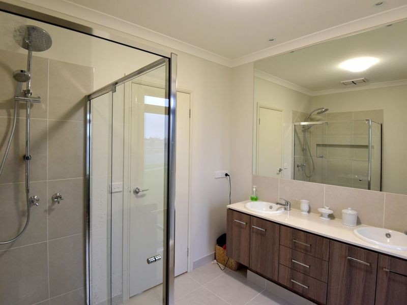 102 Sovereign Drive, Mount Duneed VIC 3216