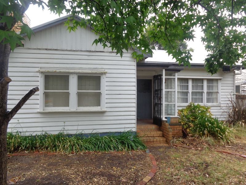 24 Torquay Road, Belmont VIC 3216