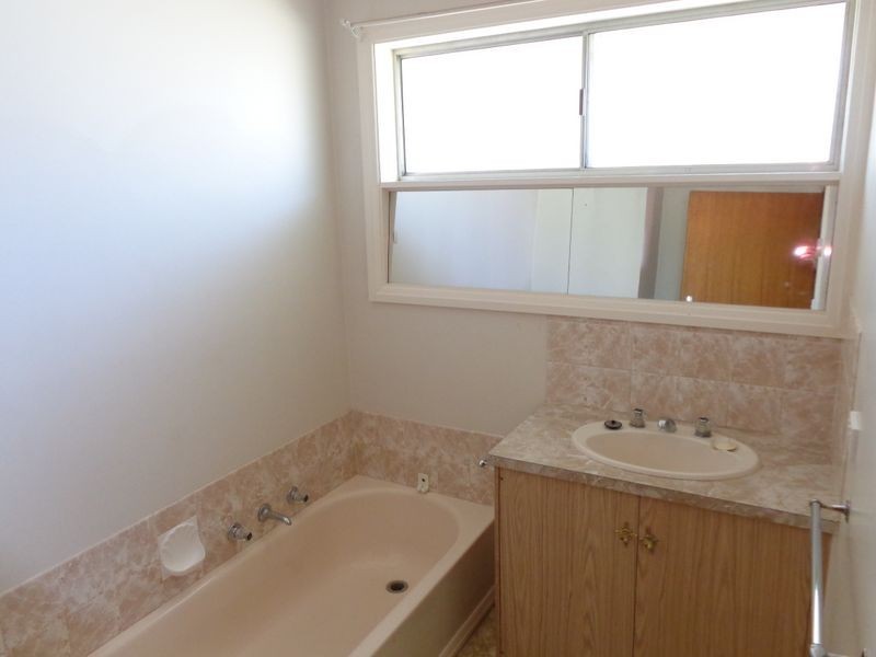 12 Watsons Road, Newcomb VIC 3219