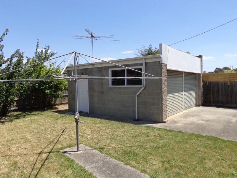 12 Watsons Road, Newcomb VIC 3219