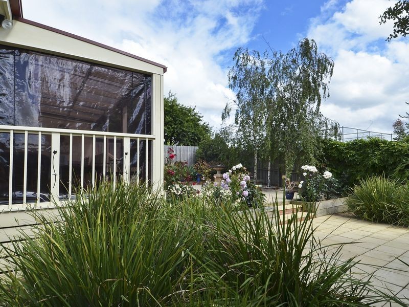 42 Cuthbert Avenue, Highton VIC 3216