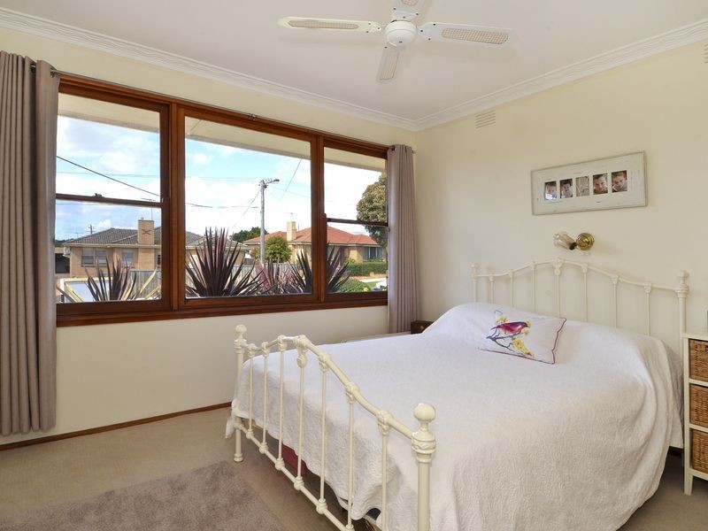 42 Cuthbert Avenue, Highton VIC 3216