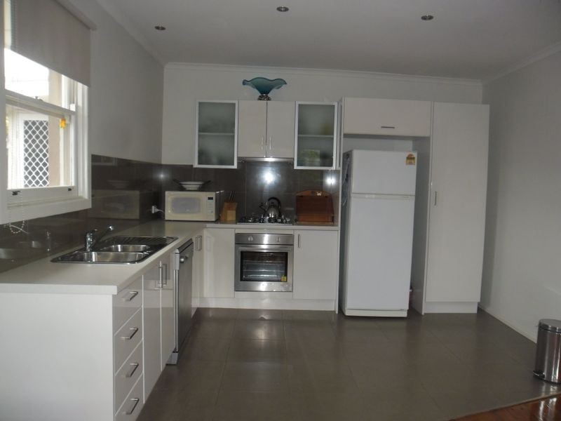 1/6 Charlotte Avenue, Newcomb VIC 3219