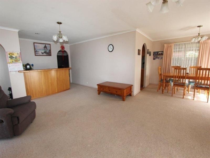2 Glastonbury Drive, Highton VIC 3216