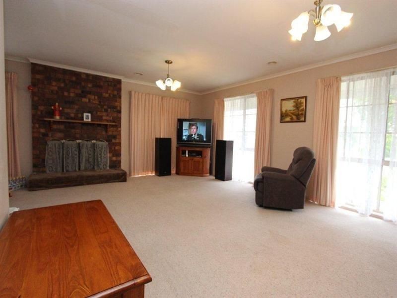2 Glastonbury Drive, Highton VIC 3216