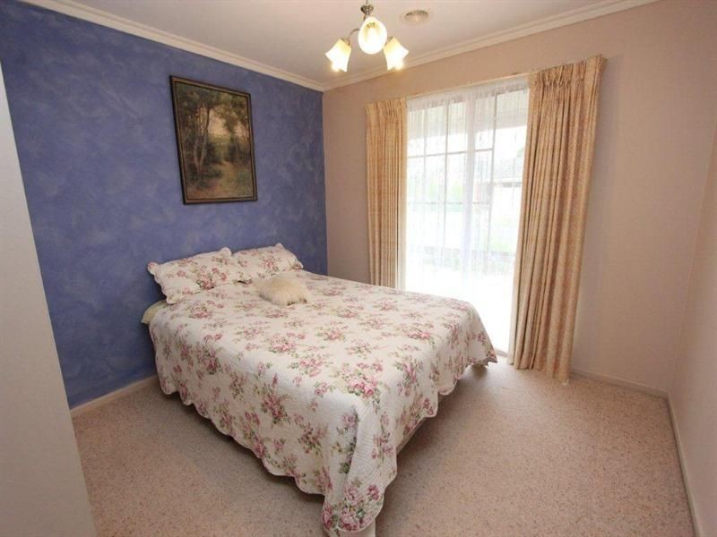 2 Glastonbury Drive, Highton VIC 3216
