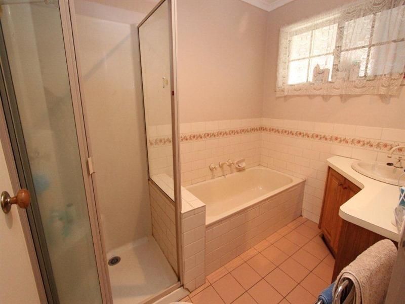 2 Glastonbury Drive, Highton VIC 3216