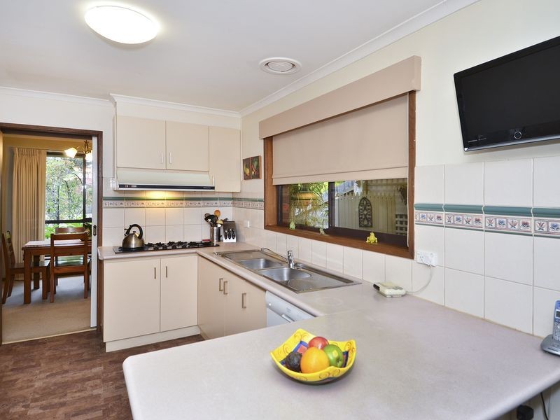 14 Tanunda Grove, Belmont VIC 3216