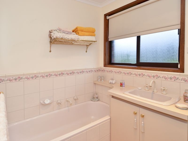 14 Tanunda Grove, Belmont VIC 3216