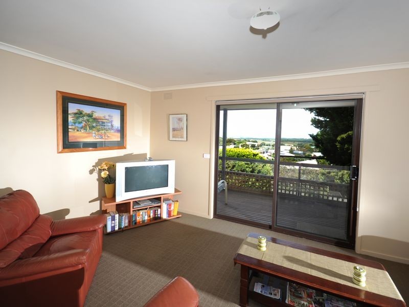 33 Sunset Strip, Ocean Grove VIC 3226