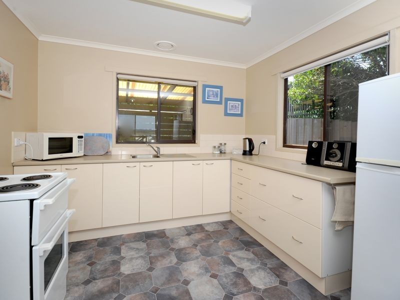 33 Sunset Strip, Ocean Grove VIC 3226