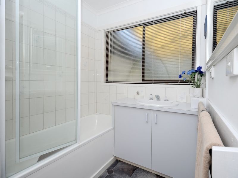 33 Sunset Strip, Ocean Grove VIC 3226