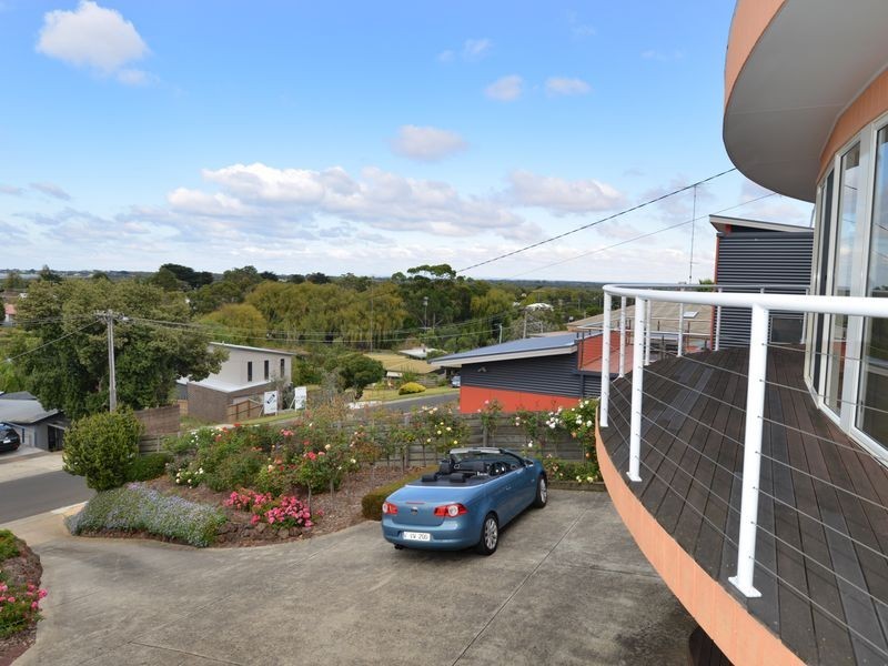 17 Riviera Crescent, Ocean Grove VIC 3226
